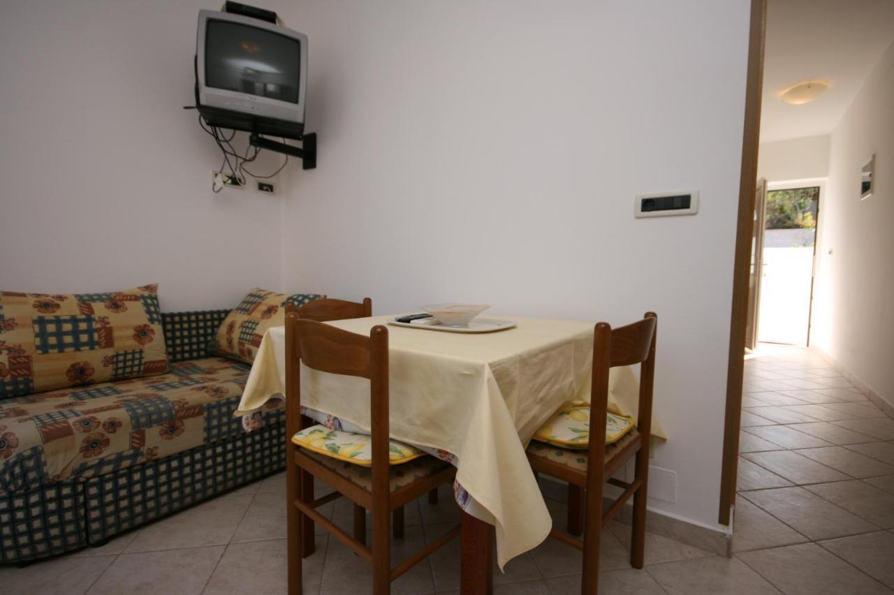 Apartments By The Sea Stara Novalja, Pag - 6301 Екстер'єр фото